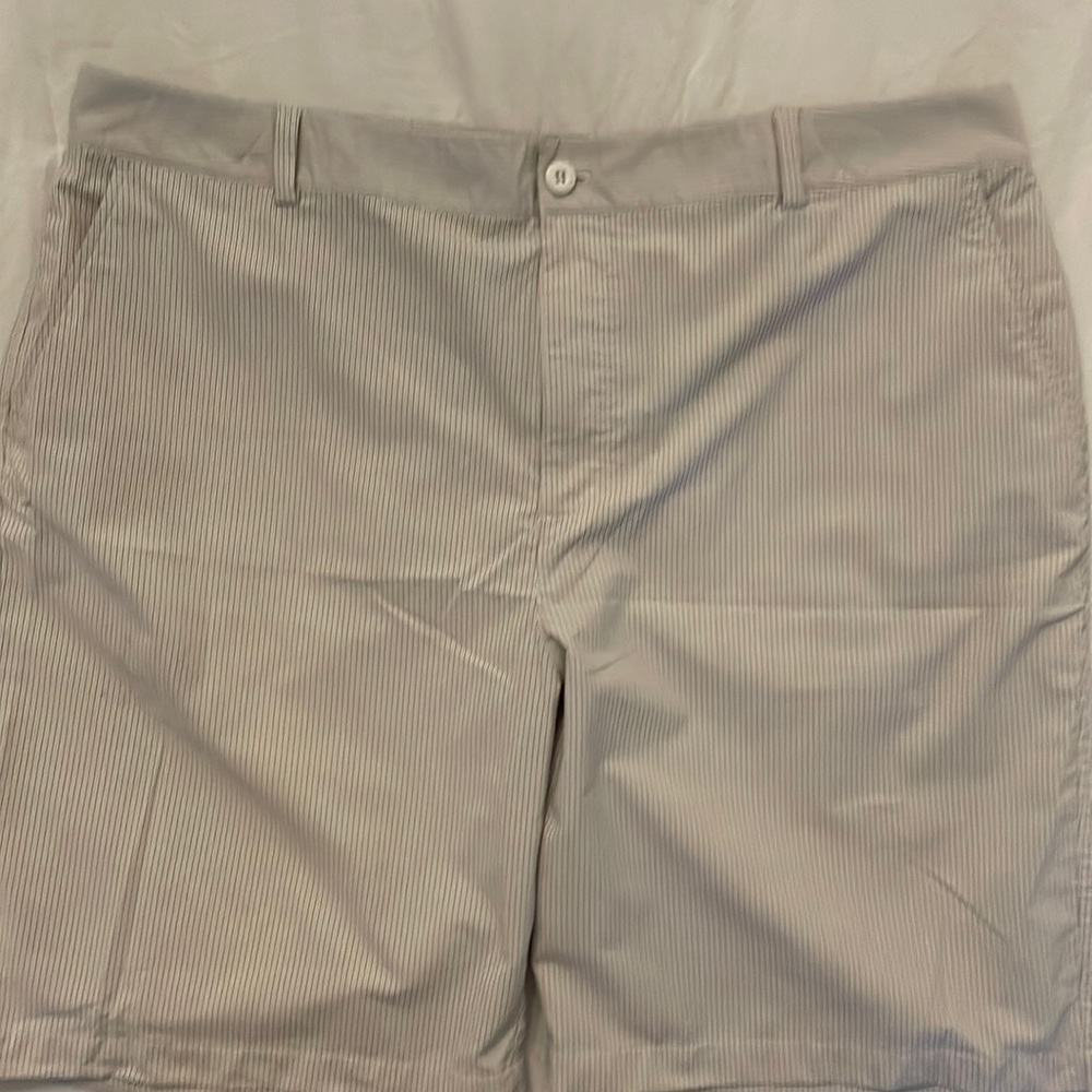 Under armour mens shorts size 42 golf shorts size 42